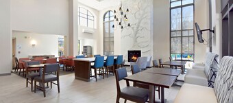 홀리데이 인 익스프레스 분 바이 IHG