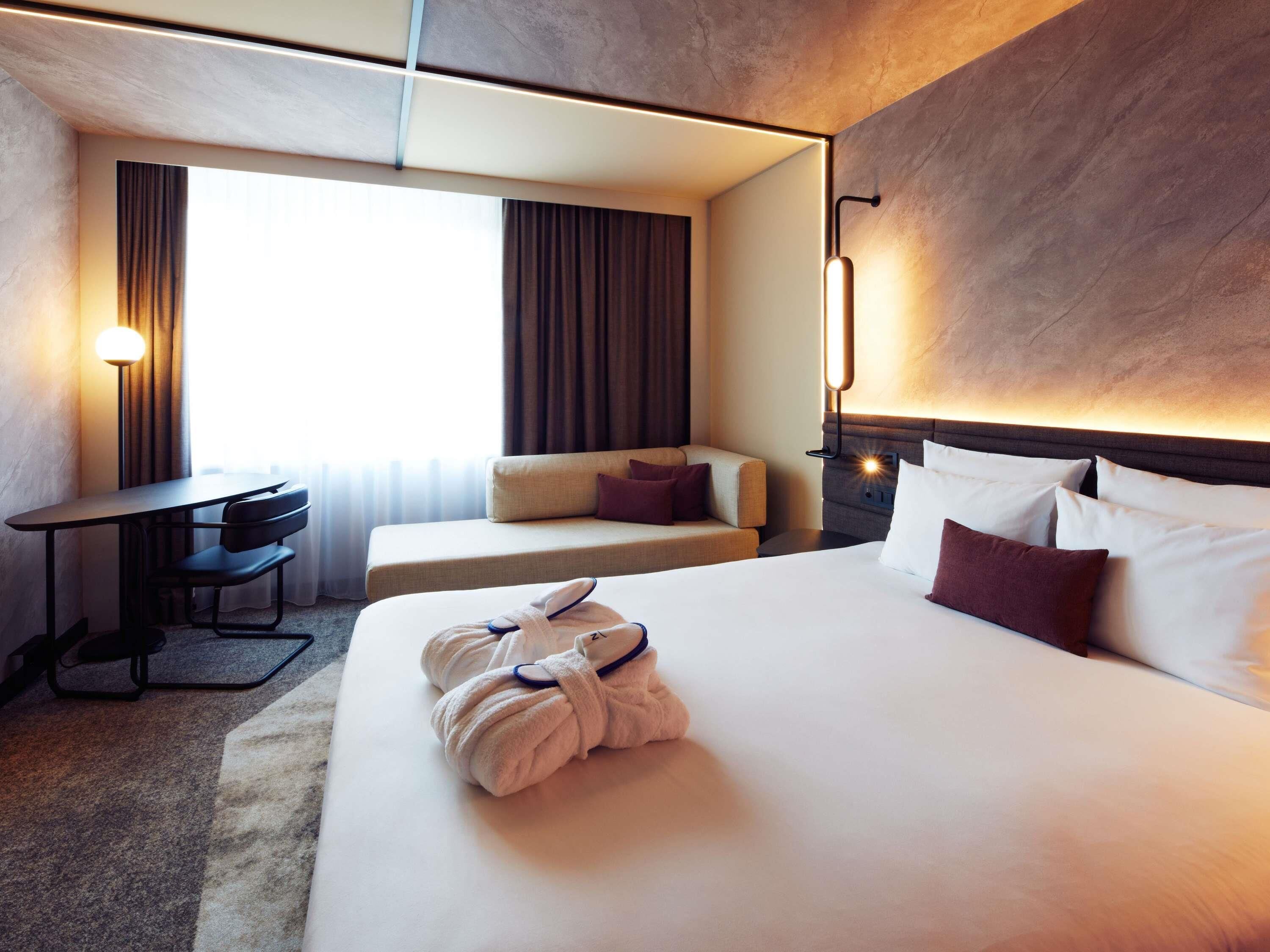 行政客房, 1 张双人床 | 高档床上用品、迷你吧、客房内保险箱、办公桌