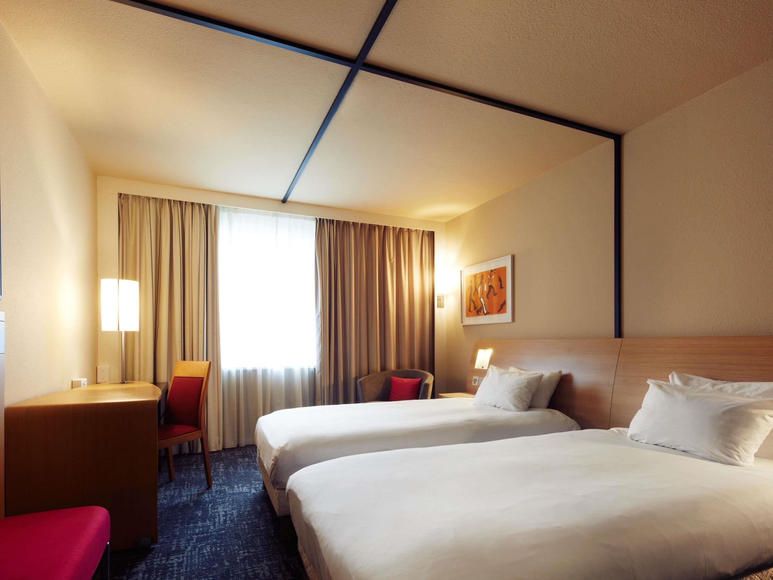 Superior Room, 2 Single Beds, Non Smoking | Premium bedding, minibar, in-room safe, desk