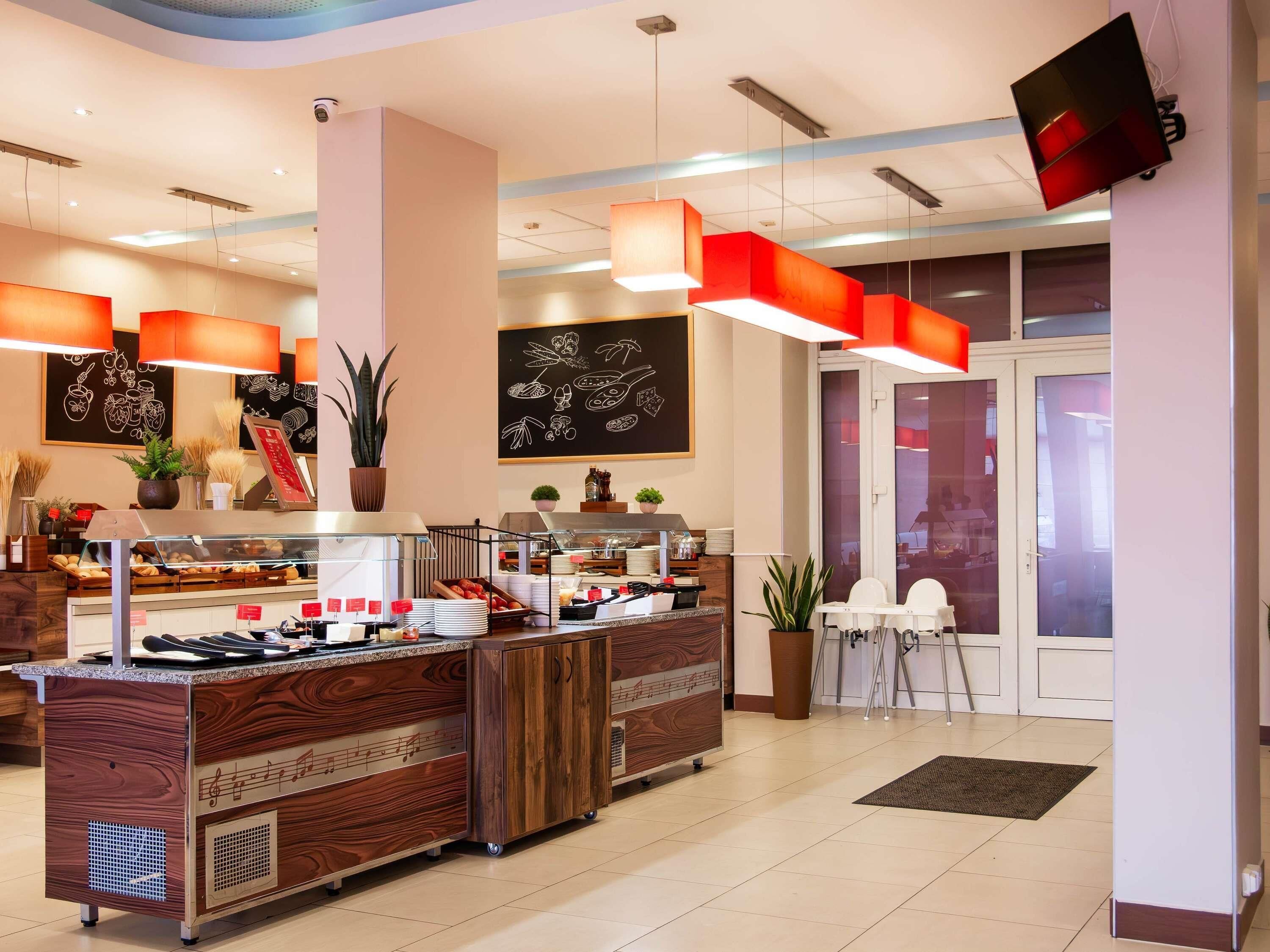 Café da manhã com buffet todos os dias (EUR 11 por pessoa) 