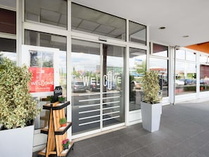 Exterior - ibis Budapest Citysouth (Budapest)