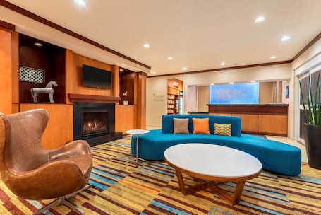 Lobby sitting area. Fairfield Inn & Suites Stevens Point