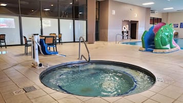 Indoor spa tub