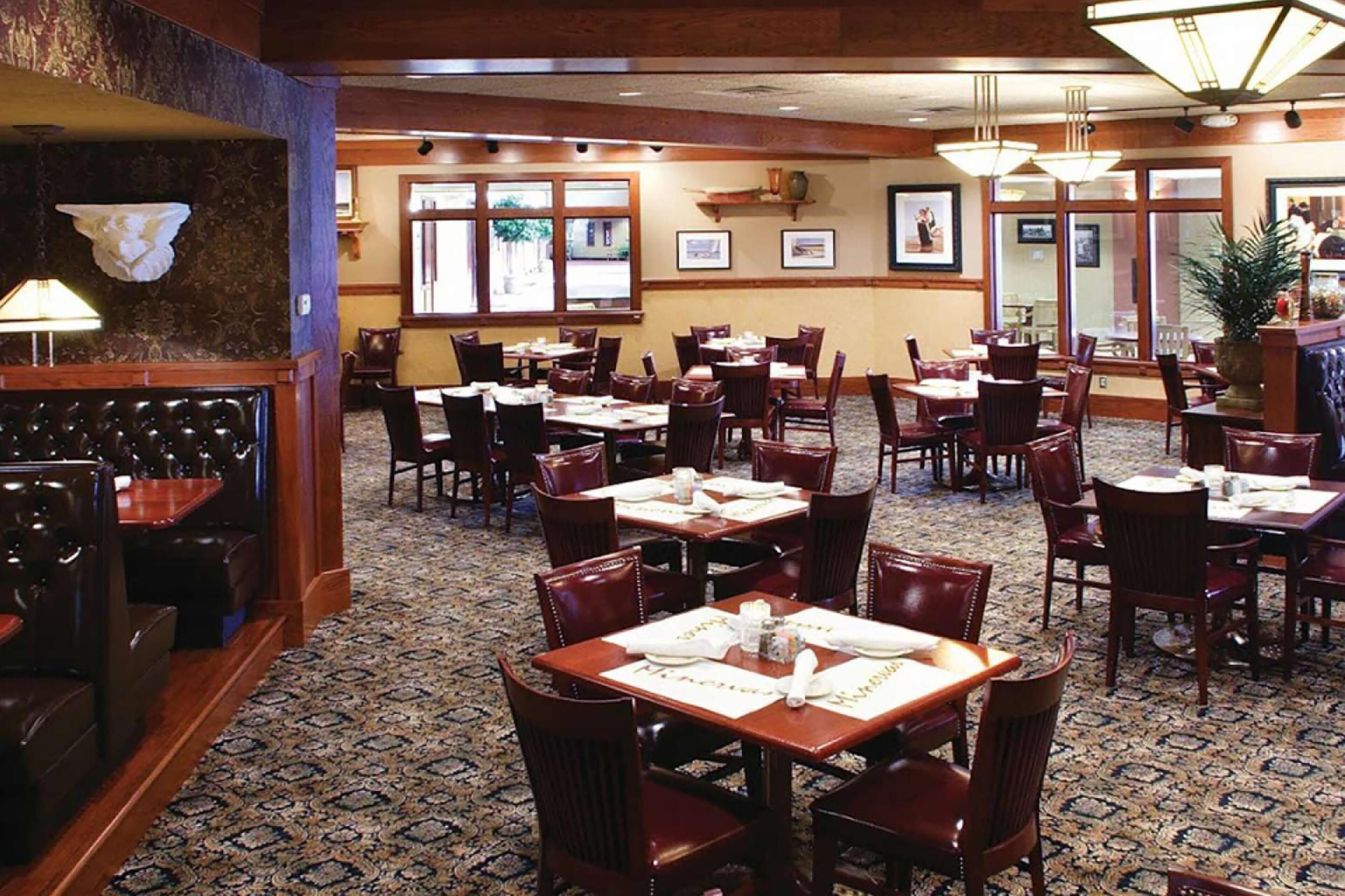 Frokost, lunsj og middag serveres