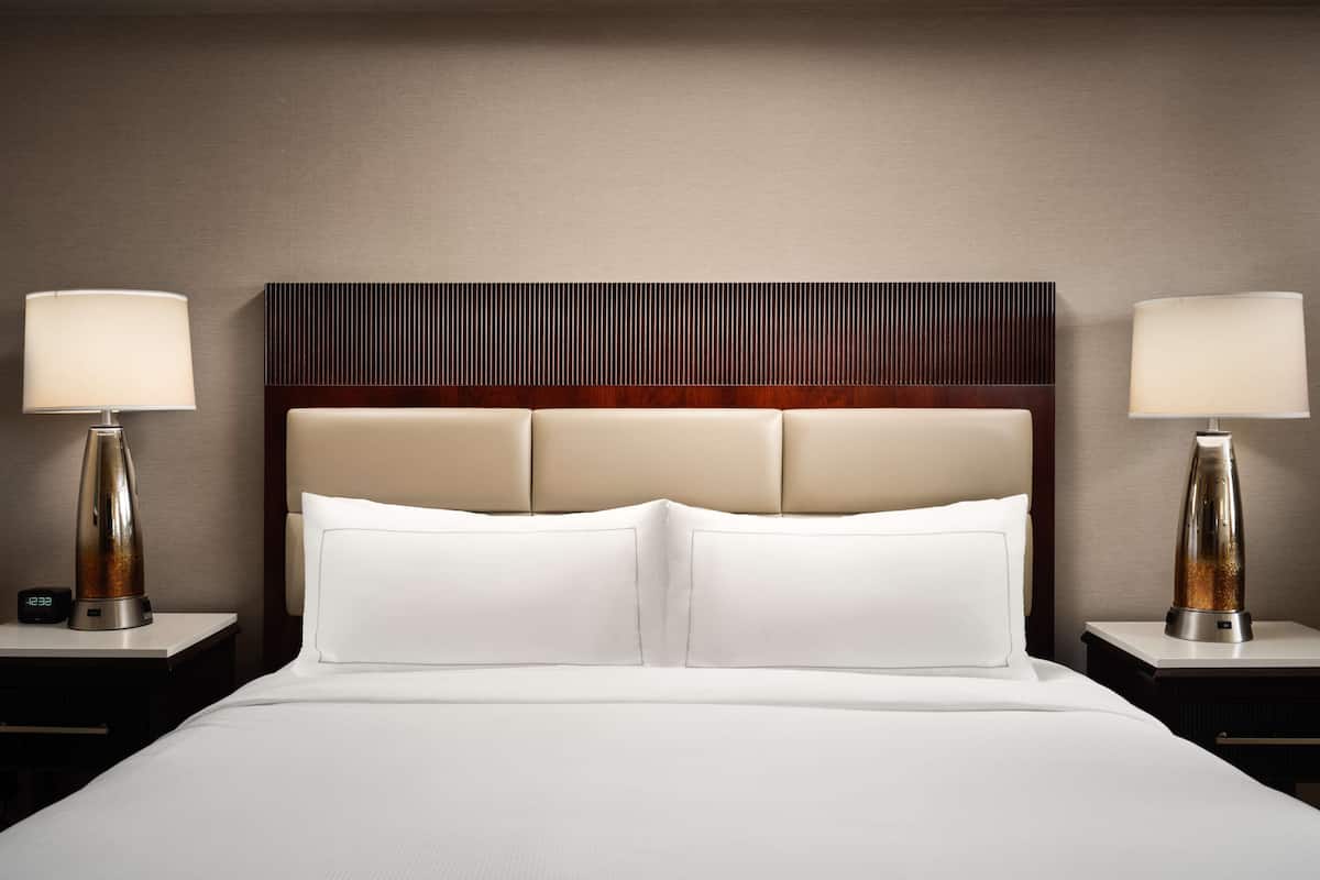Premium bedding, in-room safe, desk, iron/ironing board