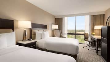 Premium bedding, in-room safe, desk, iron/ironing board