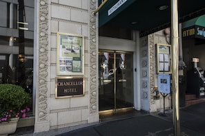 Entrée de l’hébergement