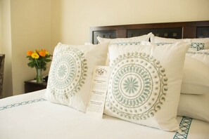 C Suite, 1 Bedroom (Hearing Impaired, No Air Conditioning) | In-room safe, desk, blackout drapes, iron/ironing board - Chancellor Hotel on Union Square (San Francisco)