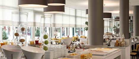 Buffet déjeuner servi en supplément les fins de semaine
