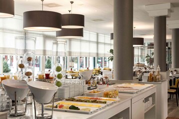 Buffet breakfast for a fee on weekends