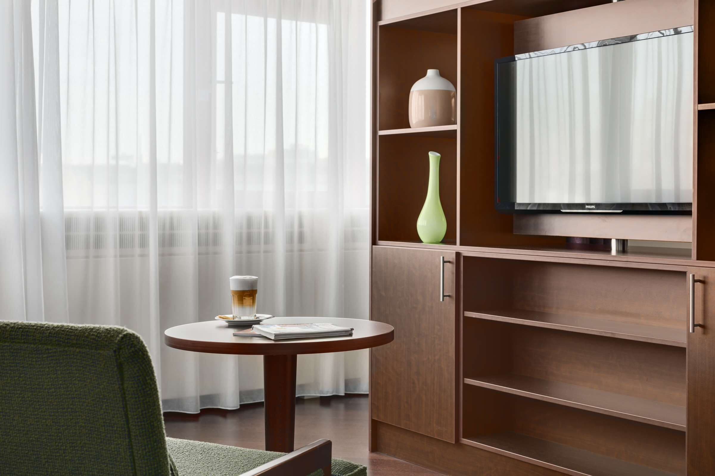 junior suite | 1 bedroom, minibar, in-room safe, desk