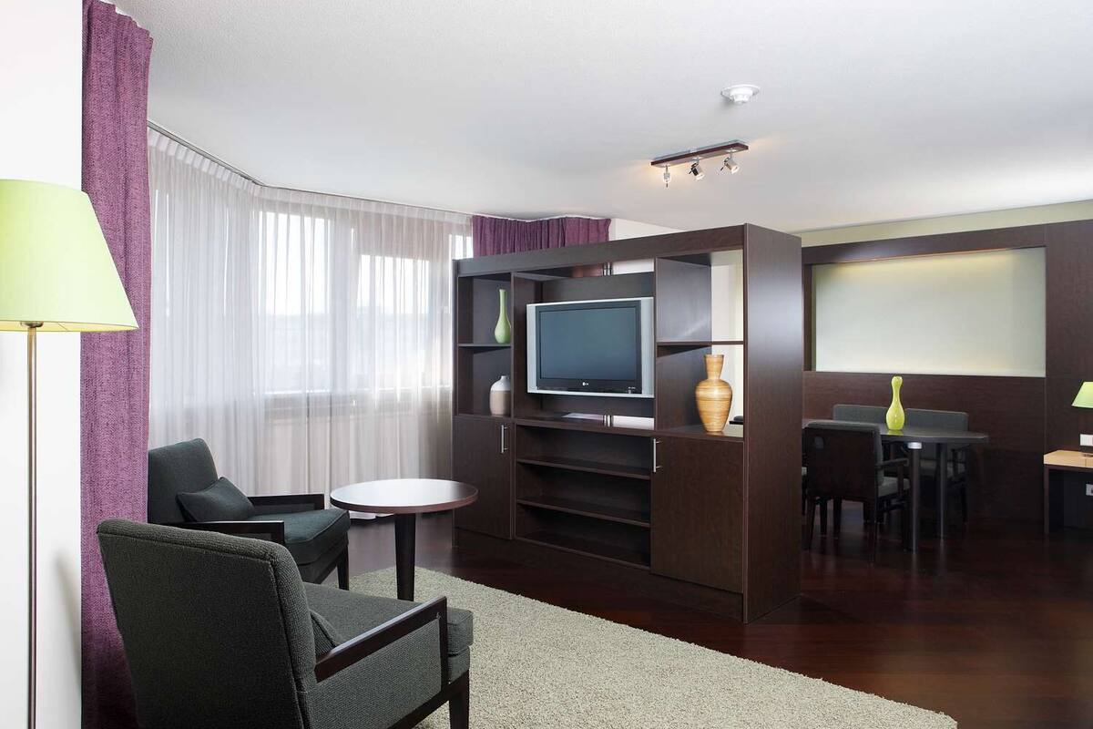 1 bedroom, minibar, in-room safe, desk