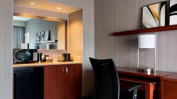 Superior Suite, 1 King Bed with Sofa bed (One Bedroom) | Room amenity