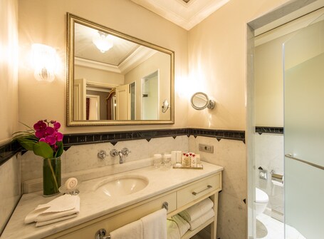 Pera Palace Hotel - Image 27