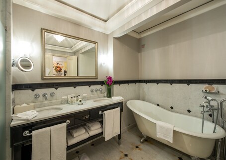 Pera Palace Hotel - Image 41