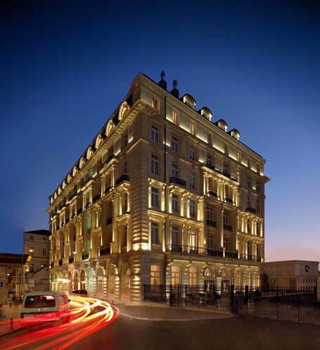 Pera Palace Hotel - Image 12