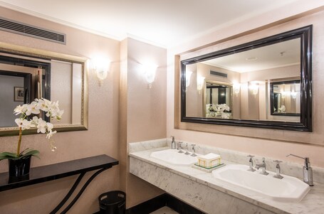 Pera Palace Hotel - Image 21