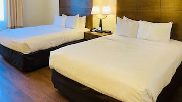 客房內保險箱、書桌、遮光布/窗簾、熨斗/熨衣板