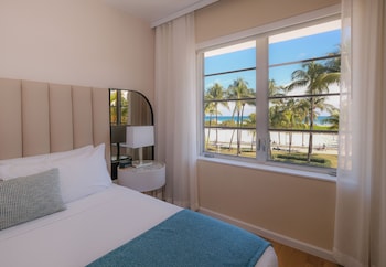 Premium bedding, in-room safe, desk, soundproofing at Avalon Hotel