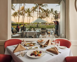 Dinner served  - Avalon Hotel (Miami Beach)