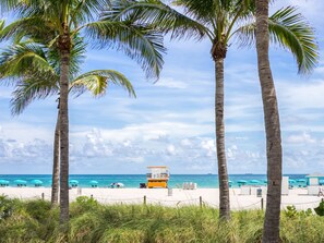 On the beach - Avalon Hotel (Miami Beach)