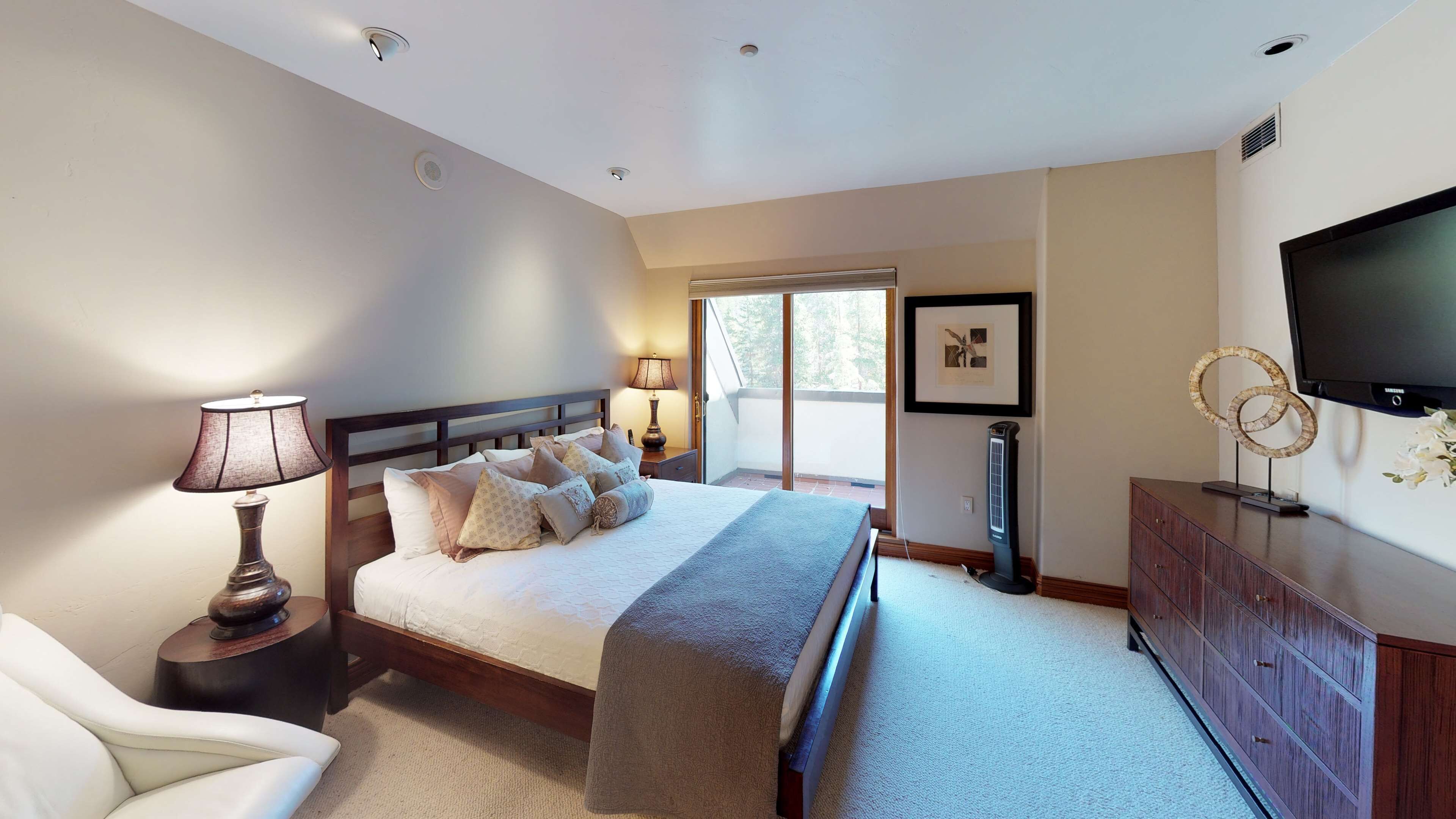 أغطية فراش متميزة ومكتب وأسرّة أطفال/رضّع (مجانًا) وواي فاي مجانًا