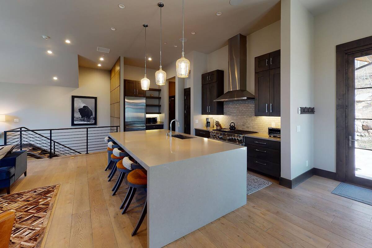 luxury house, 3 bedrooms (platinum) | private kitchen | fridge, microwave, oven, stovetop