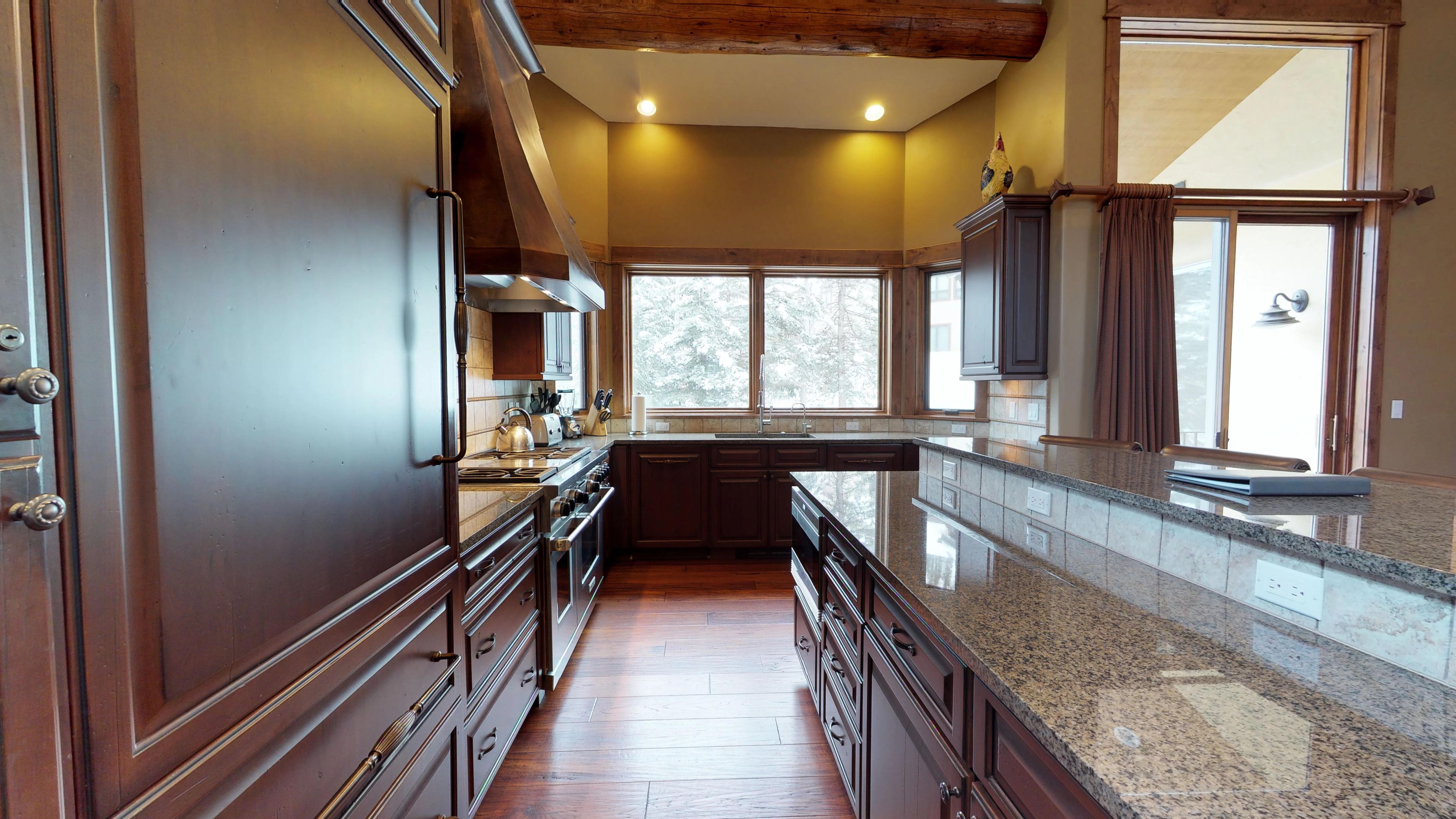 premium bedding, desk, free cots/infant beds, free wifi