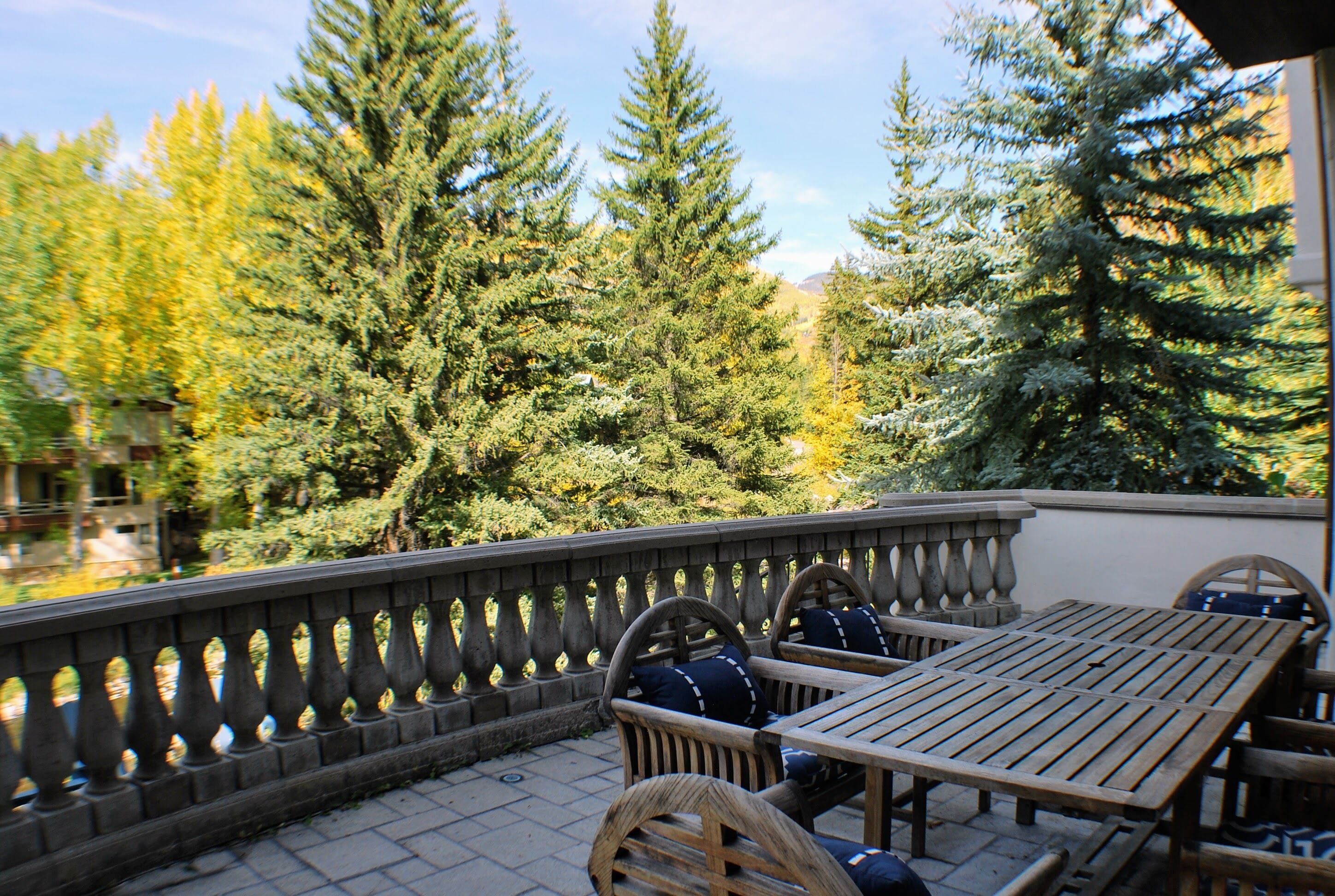 house (9 bedroom platinum residence) | premium bedding, desk, free cots/infant beds, free wifi