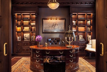 Premium bedding, minibar, in-room safe, desk at InterContinental New York Barclay by IHG