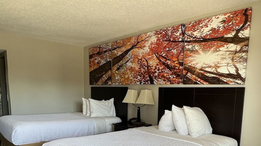 Days Inn by Wyndham Staunton