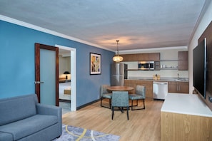 Suite, 1 King Bed, Kitchen | Private kitchen | Microwave, coffee/tea maker