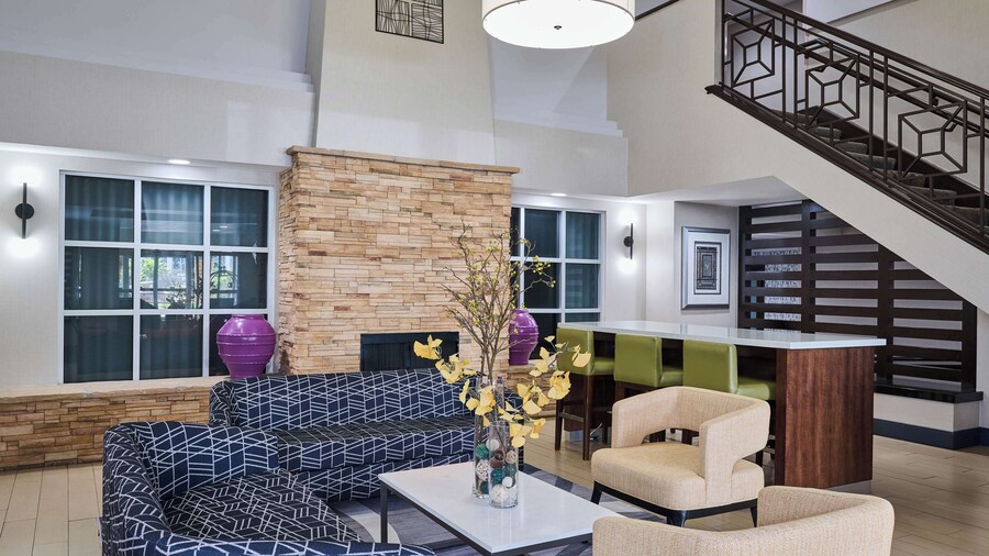 DoubleTree by Hilton Chatsworth