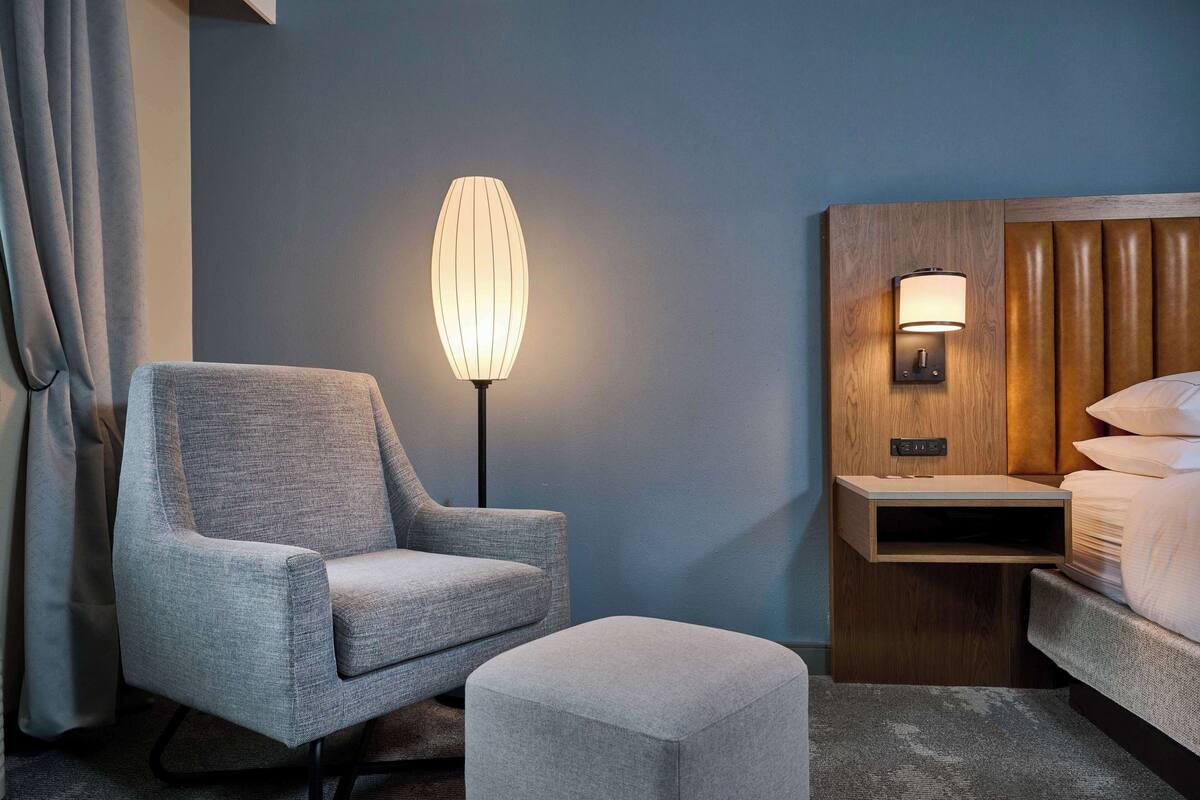 hypo-allergenic bedding, down duvets, in-room safe, desk