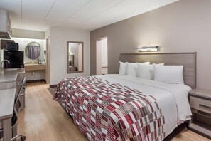 Suite, 1 très grand lit, cuisine (Jetted Tub, Smoke Free) | Coffre-fort pour ordinateur portable, bureau