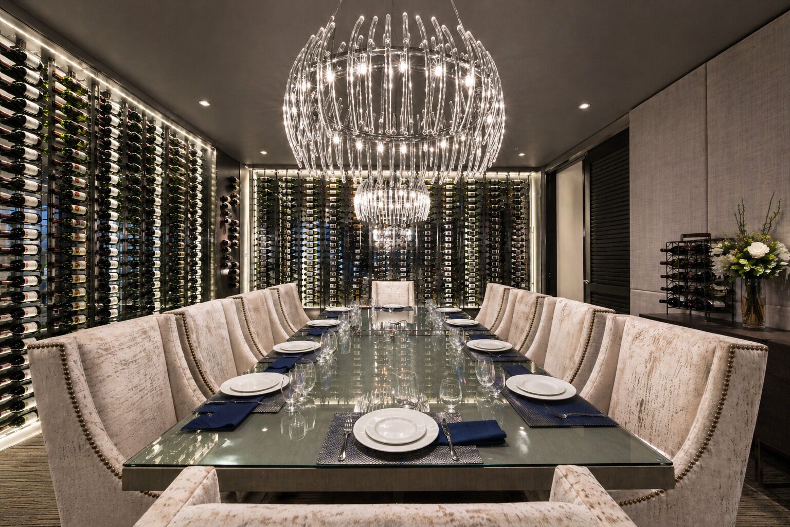 2 restaurantes; se sirven desayunos 