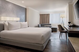 1 Schlafzimmer, Minibar, Zimmersafe, individuell eingerichtet