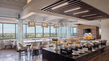 2 ristoranti, aperti a colazione