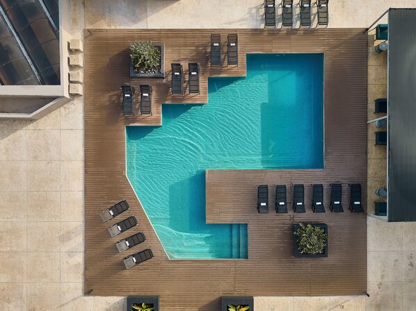 Outdoor pool, sun loungers