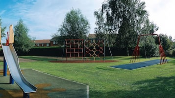 Children’s play area – outdoor