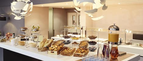 Petit déjeuner, déjeuner et dßner servis sur place