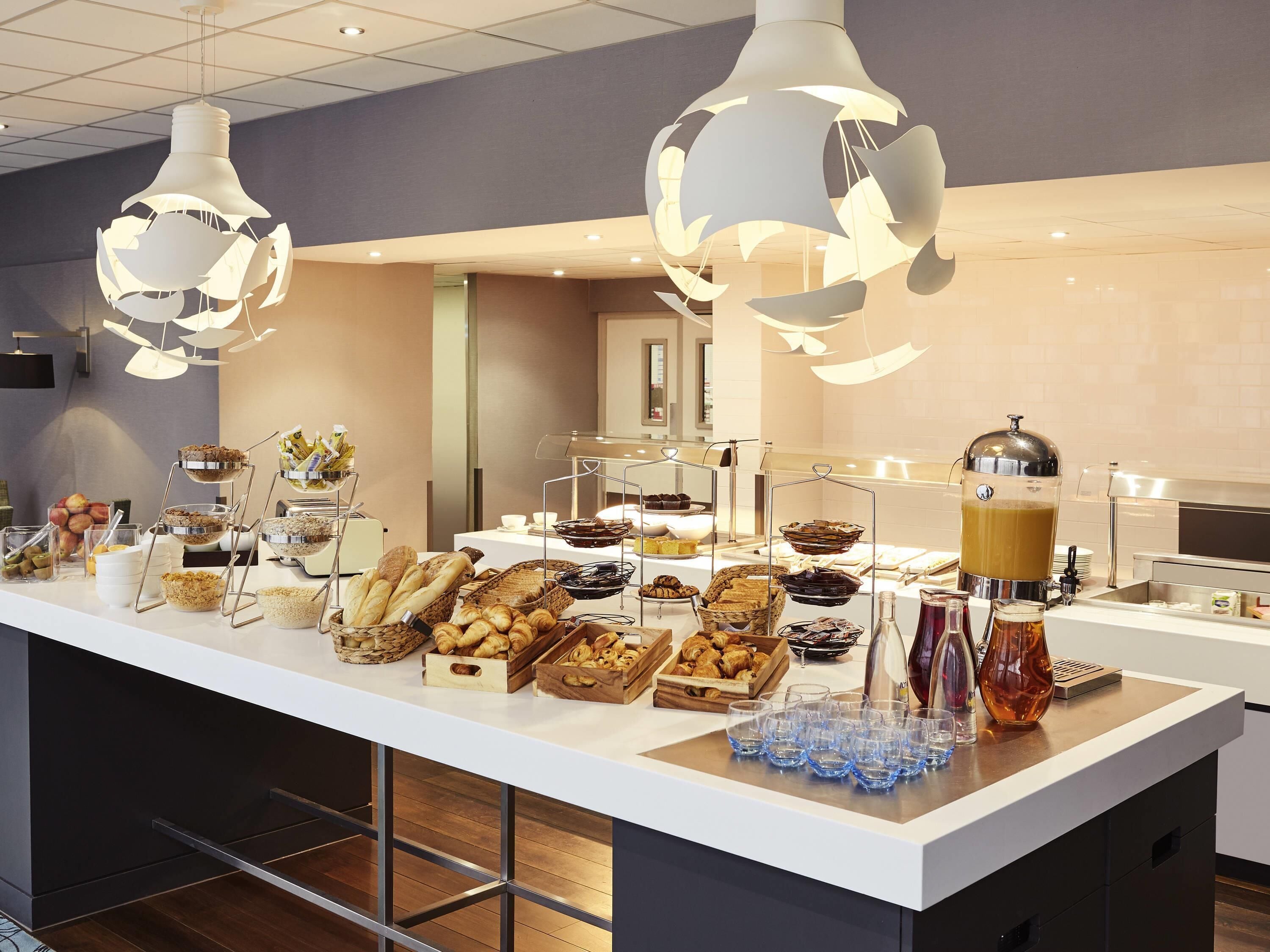 Frokost, lunsj og middag serveres