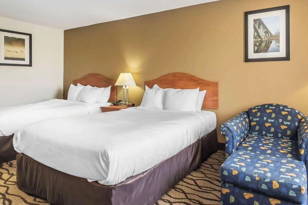 Standard Room, 2 Queen Beds, Non Smoking