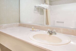 Desk, free cribs/infant beds, rollaway beds, free WiFi
