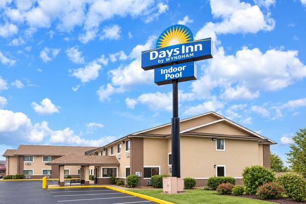 A Days Inn by Wyndham hotel with an indoor pool.