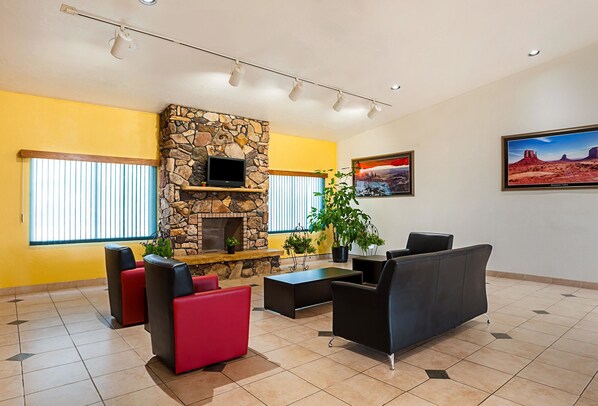 Lobby - Rodeway Inn & Suites (Blanding)