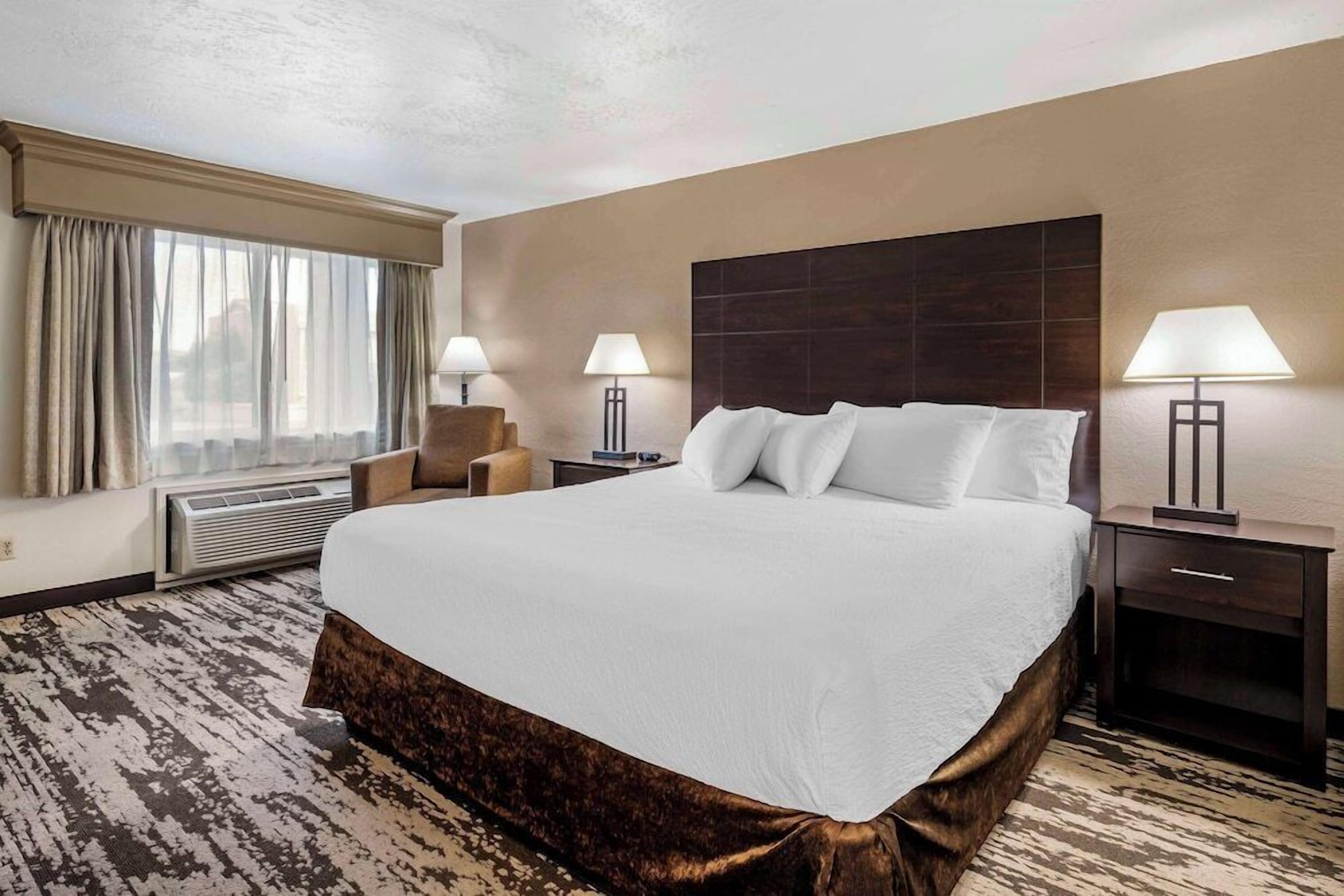 In-room safe, desk, laptop workspace, blackout drapes