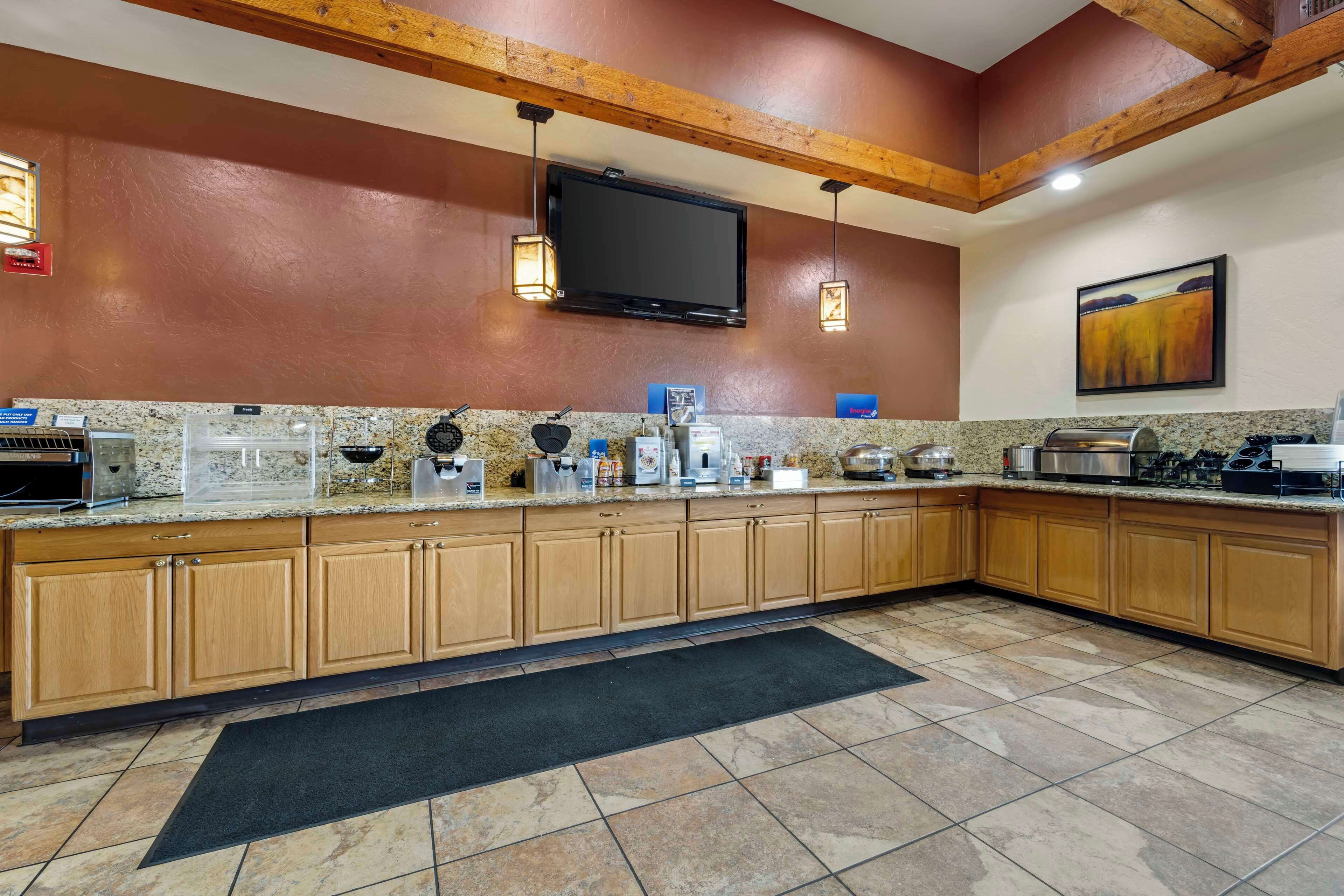 free daily on-the-go breakfast