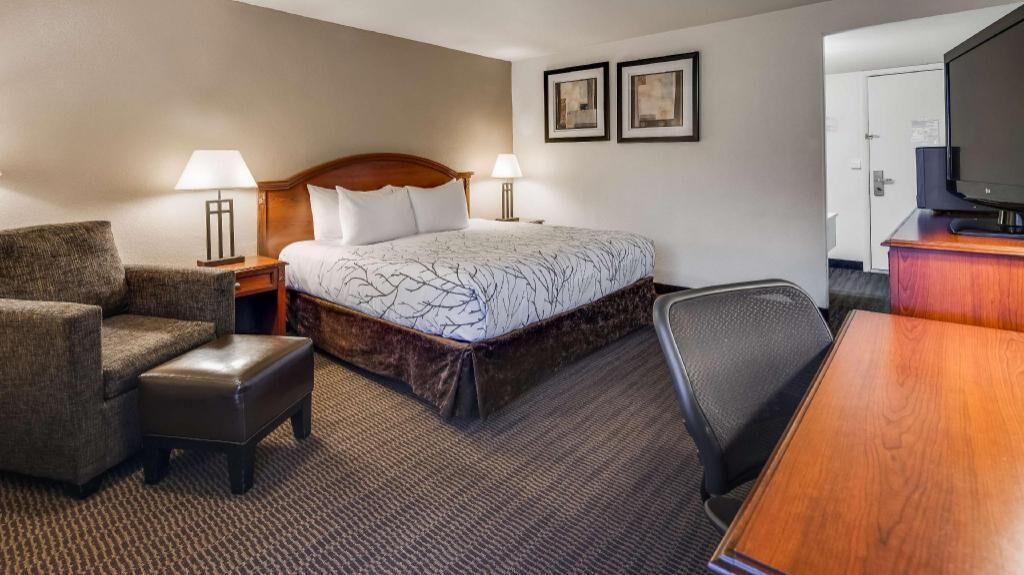 In-room safe, desk, laptop workspace, blackout drapes