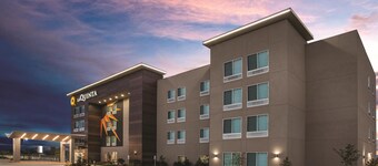 La Quinta Inn & Suites by Wyndham Lewisville